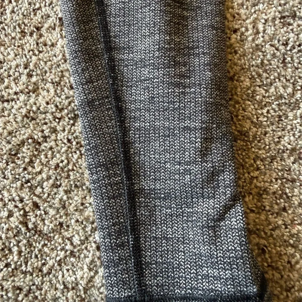 Size 4 31 inch inseam Lululemon Wunder Under high waist Legging gray